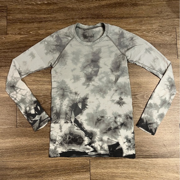 Lululemon Swiftly Tech Long Sleeve 2.0 *MultiDye Shibori Stripe Graphite Grey 6 - Picture 5 of 7